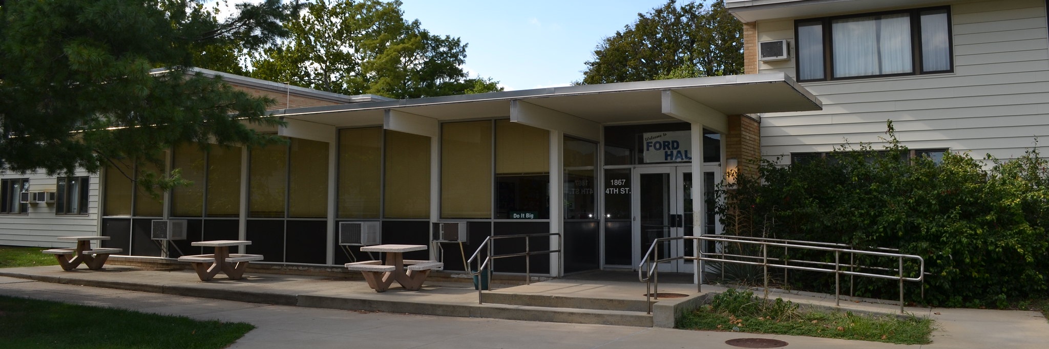 Ford Hall | EIU Housing | Eastern Illinois University